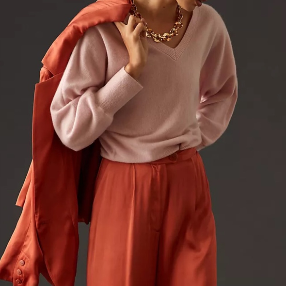 NWT Anthropologie Maeve V-Neck Cashmere
Sweater